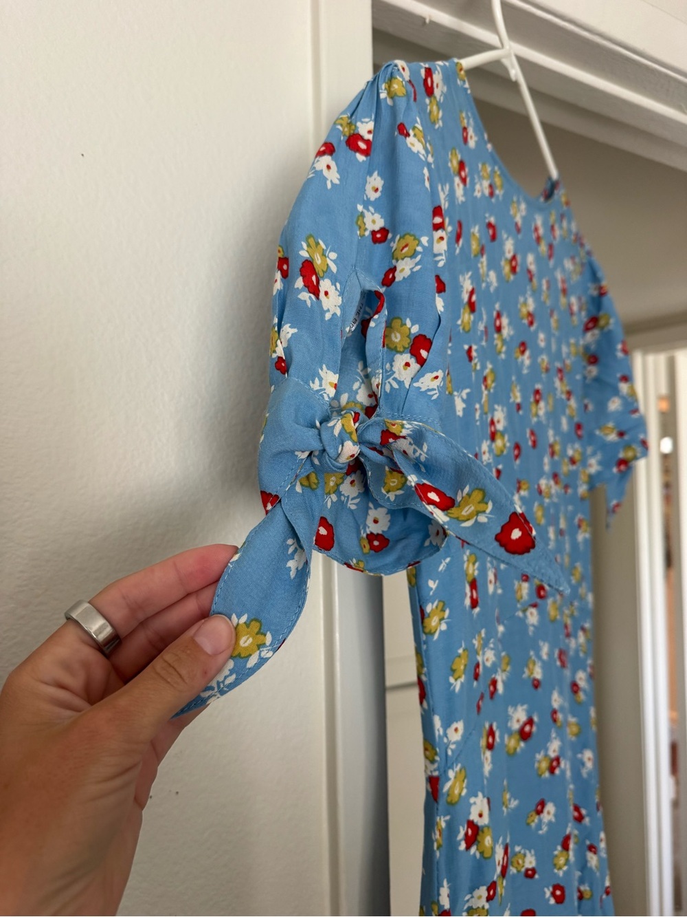 Faithfull the Brand Light Blue Floral Midi Dress with Red Accents - Picture 4 of 8